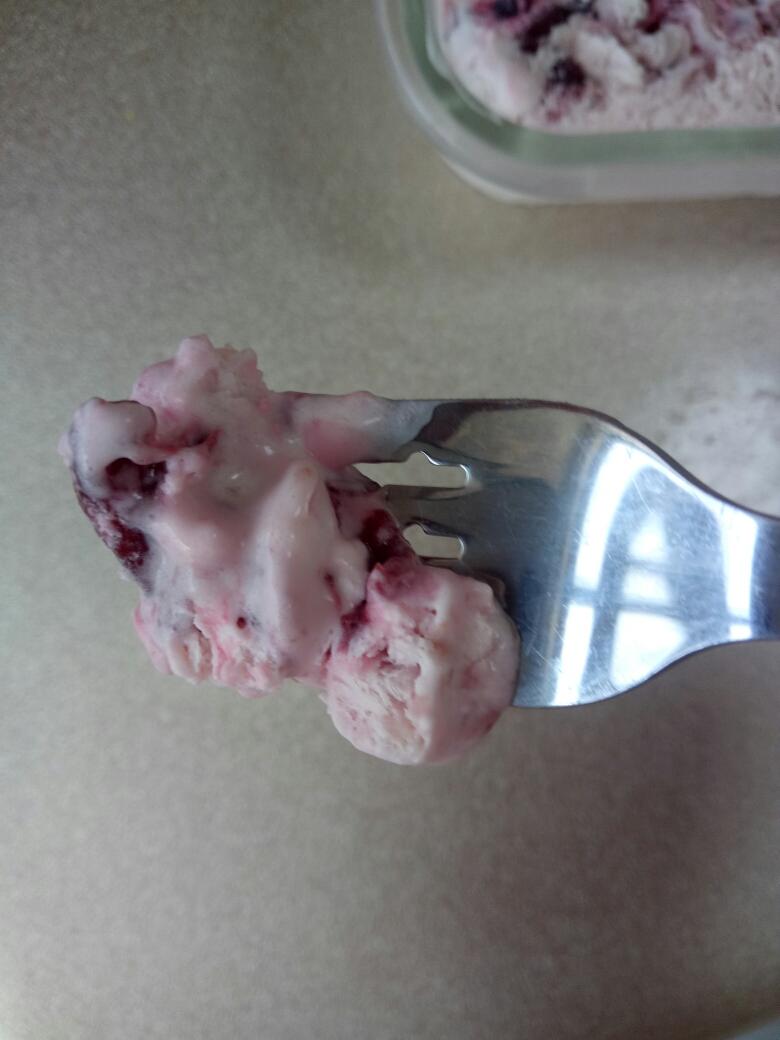 超级懒人果酱冰淇淋（拯救打过头的淡奶油）的做法