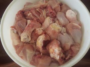 杂蔬鸡腿暖锅的做法 步骤1