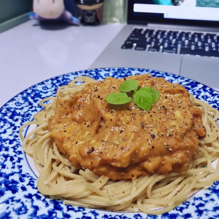 甜椒牛油果意面沙拉Sweet Pepper Avocado Pasta Salad
