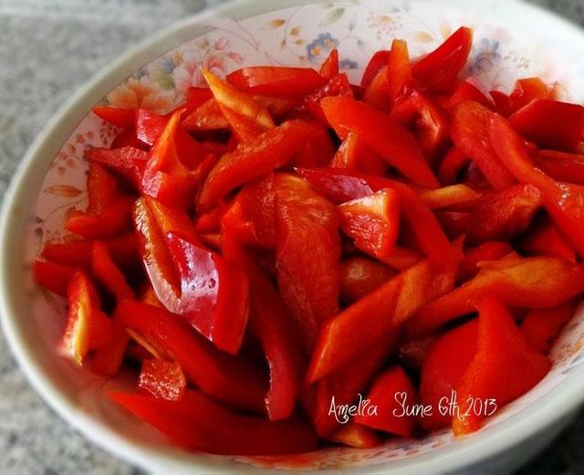 凉拌红甜椒的做法