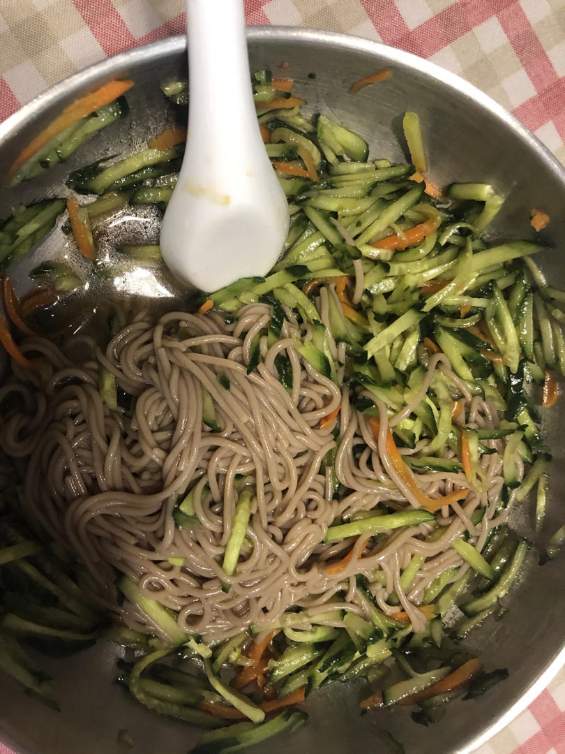 快手减脂餐❗️爆好吃的凉拌鸡丝荞麦面