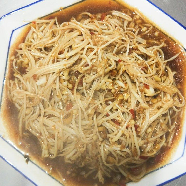 夜宵党“香辣蒜蓉酱”（蒜蓉虾，烤扇贝，生蚝，粉丝花甲，金针菇）