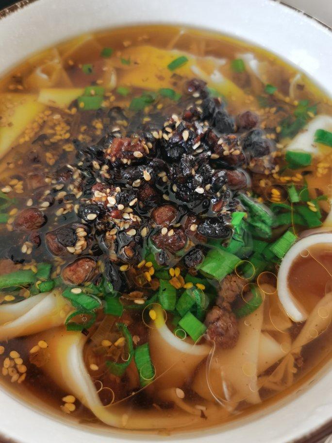 厨师长教你：“香辣牛肉酱”的做法，味美色鲜，回味悠长