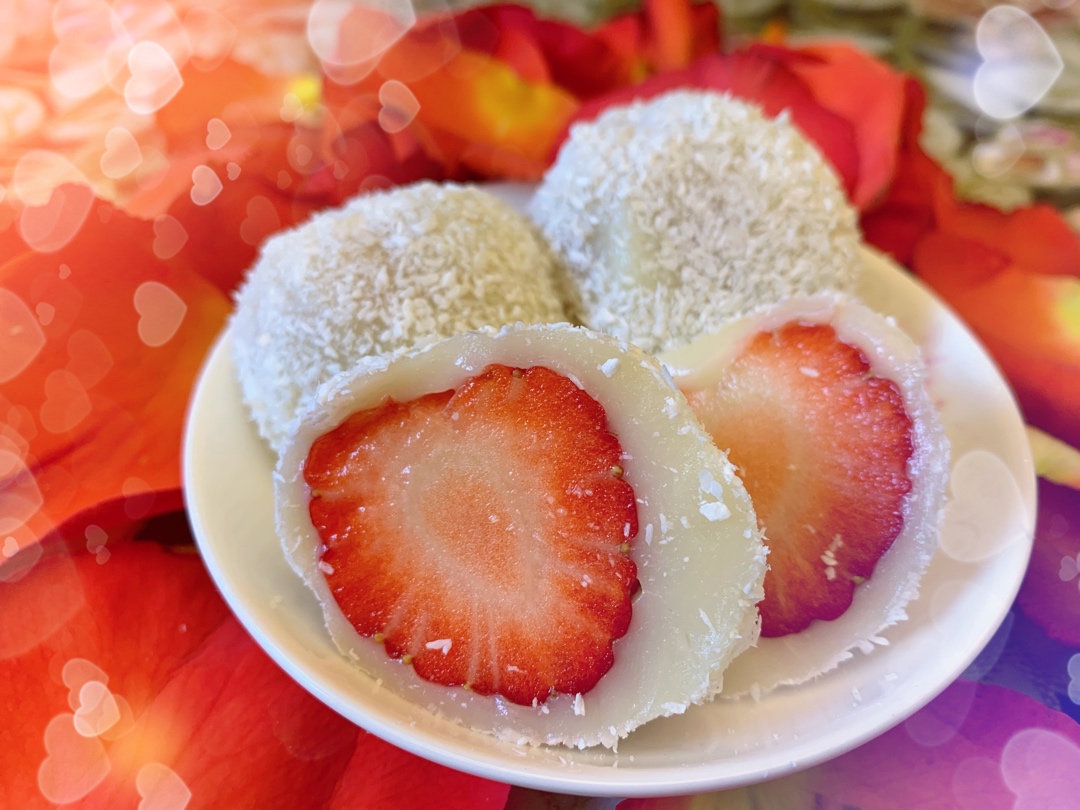草莓季不要错过的甜品👉草莓糯米糍❗️巨好吃