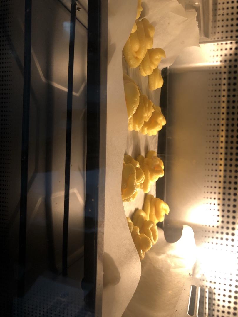 小泡芙！                                   （废话多到想失败都难哈哈）