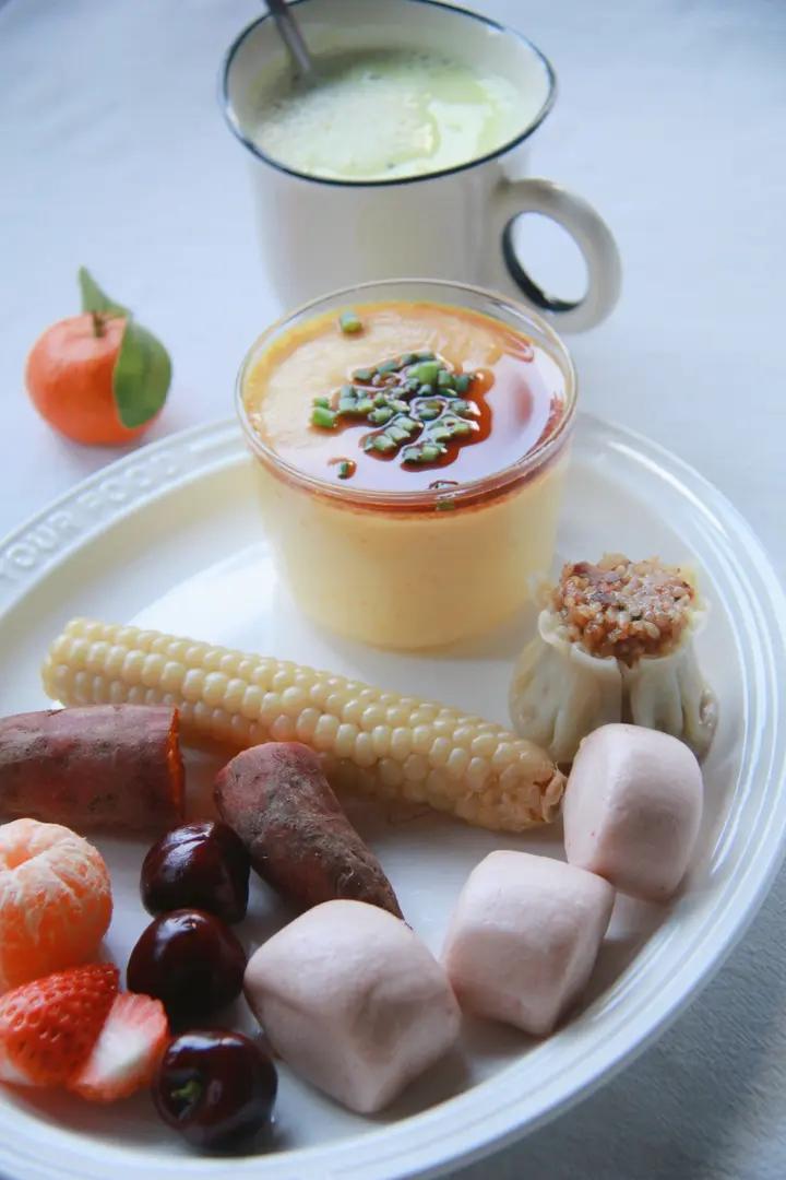 口感嫩滑的虾仁蒸蛋羹