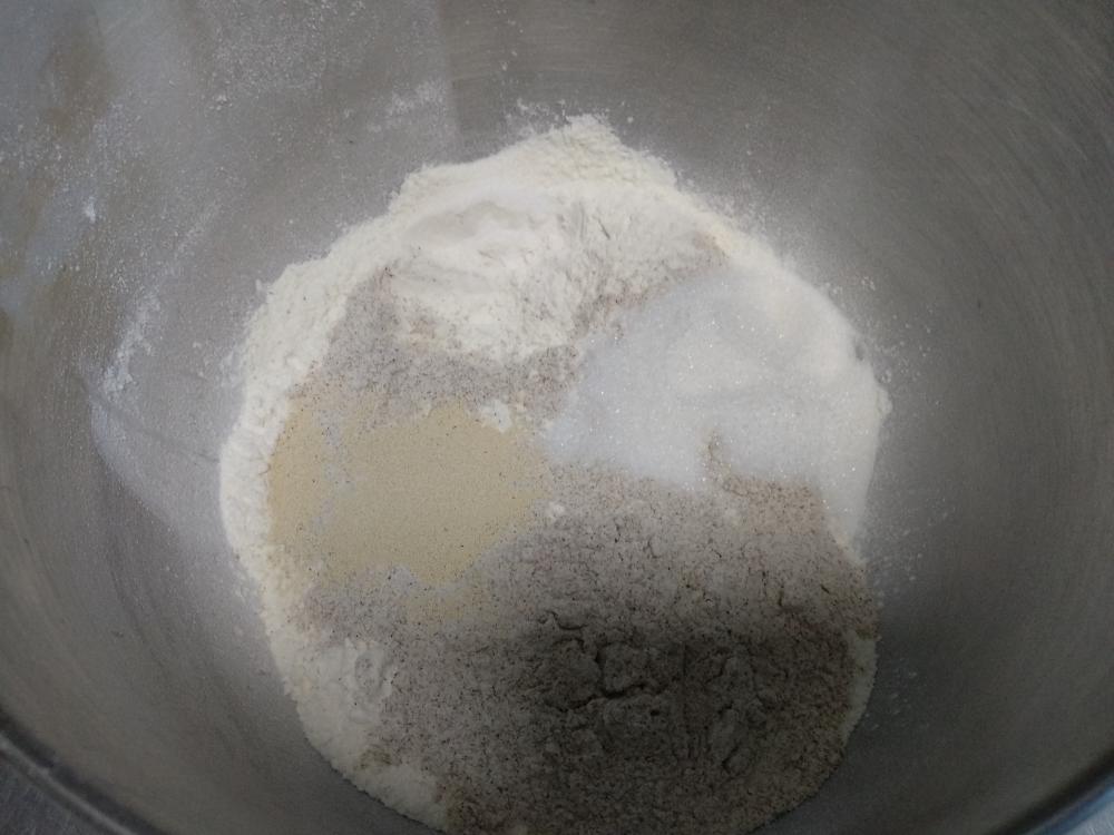 纯奶手撕吐司的做法 步骤1