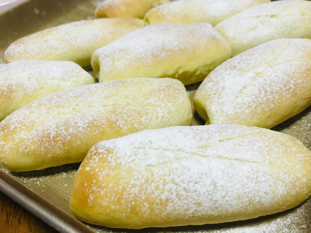 超软牛奶小面包