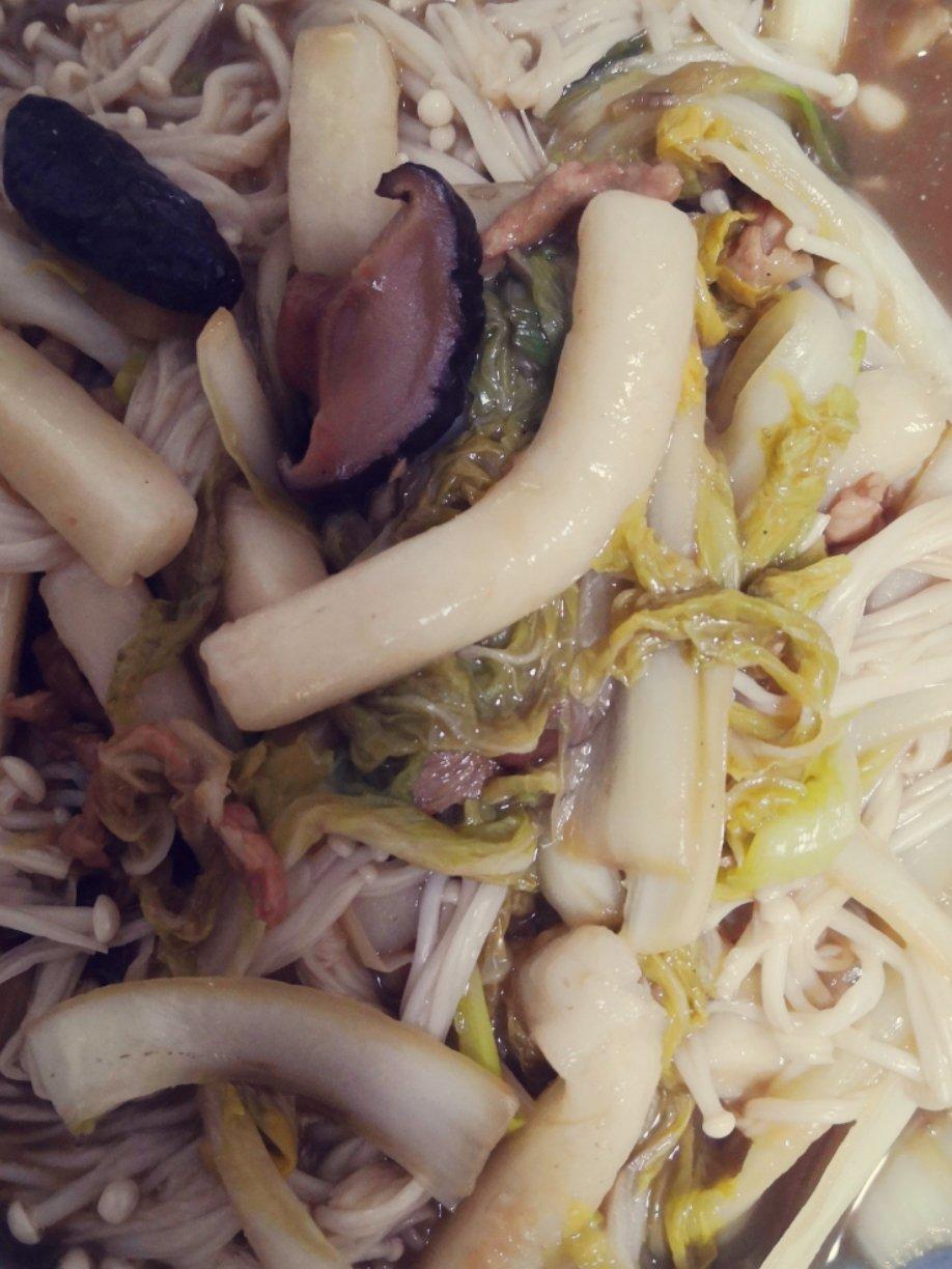 【白菜肉丝年糕汤】