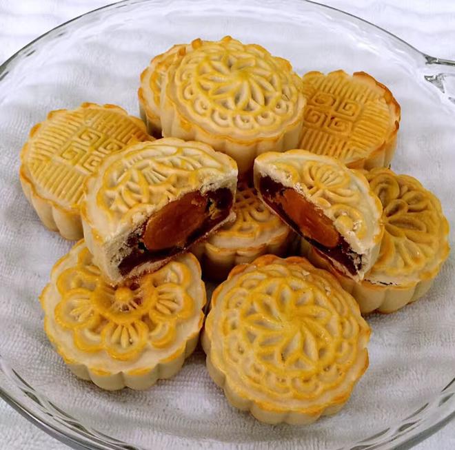 枫糖浆蛋黄豆沙馅月饼的做法