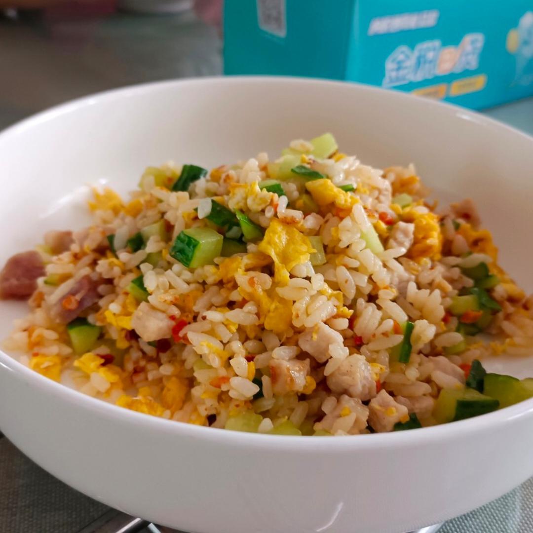 邻居抢着来我家吃土豆香肠炒饭，原来这么香！
