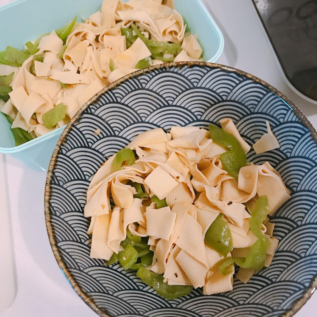尖椒炒干豆腐