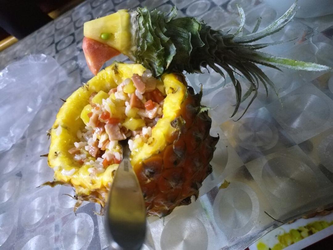 鸟语花香菠萝炒饭