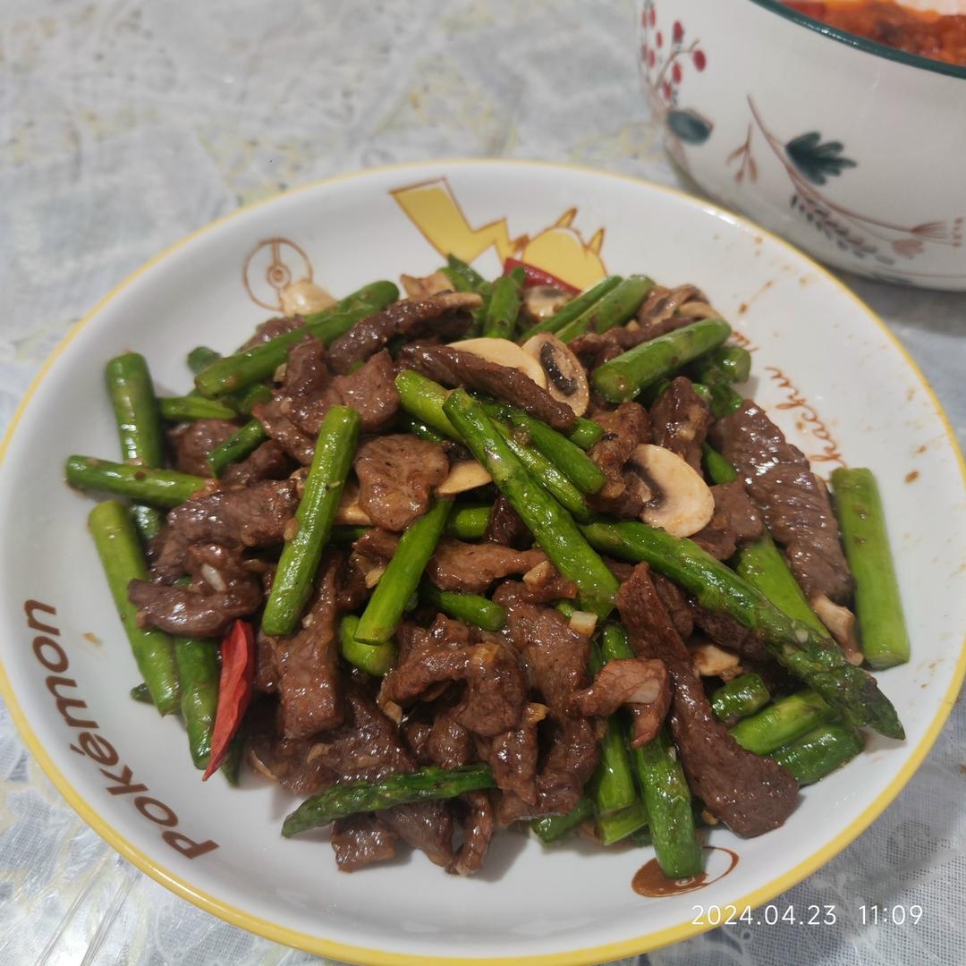 吃春菜 | 芦笋口蘑炒牛肉 助力孩子长高季