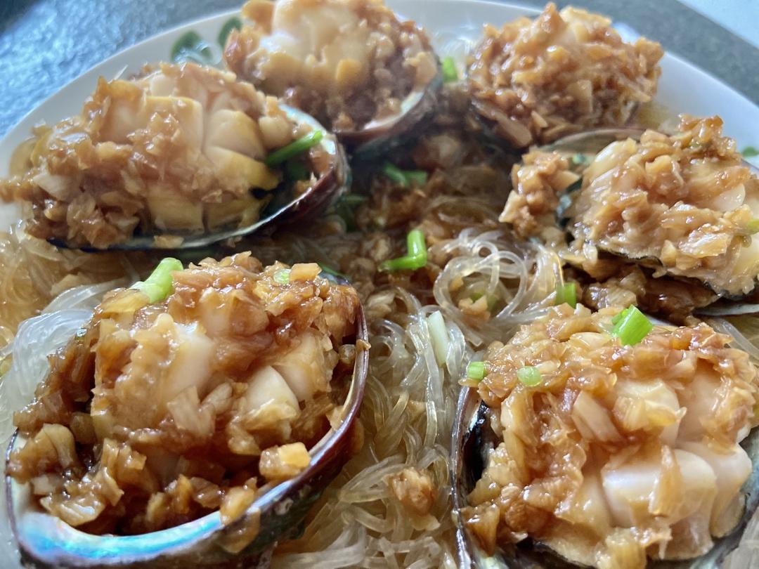 蒜蓉粉丝蒸鲍鱼