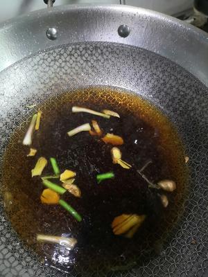 酱油水烧黄花鱼的做法 步骤5