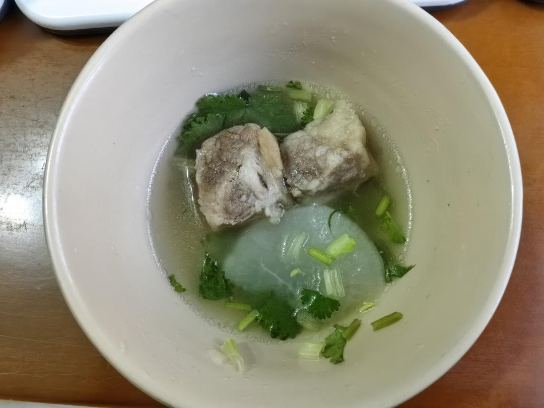 冬日限定——清炖萝卜牛腩（照例附蘸料）