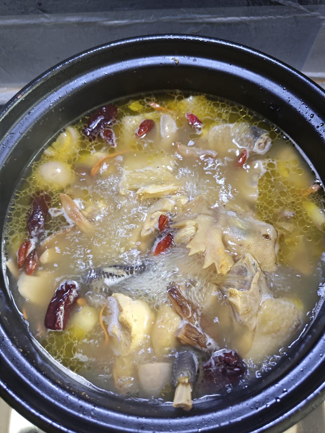 简单美味的菌菇鸡汤
