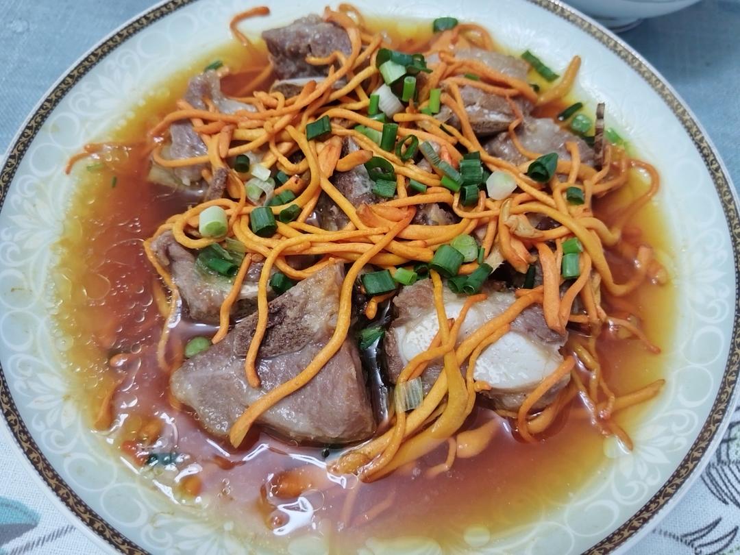 虫草花蒸排骨，肉嫩味美超下饭