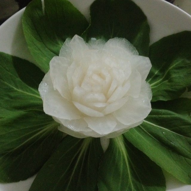 雕刻萝卜花让你的菜肴锦上添花