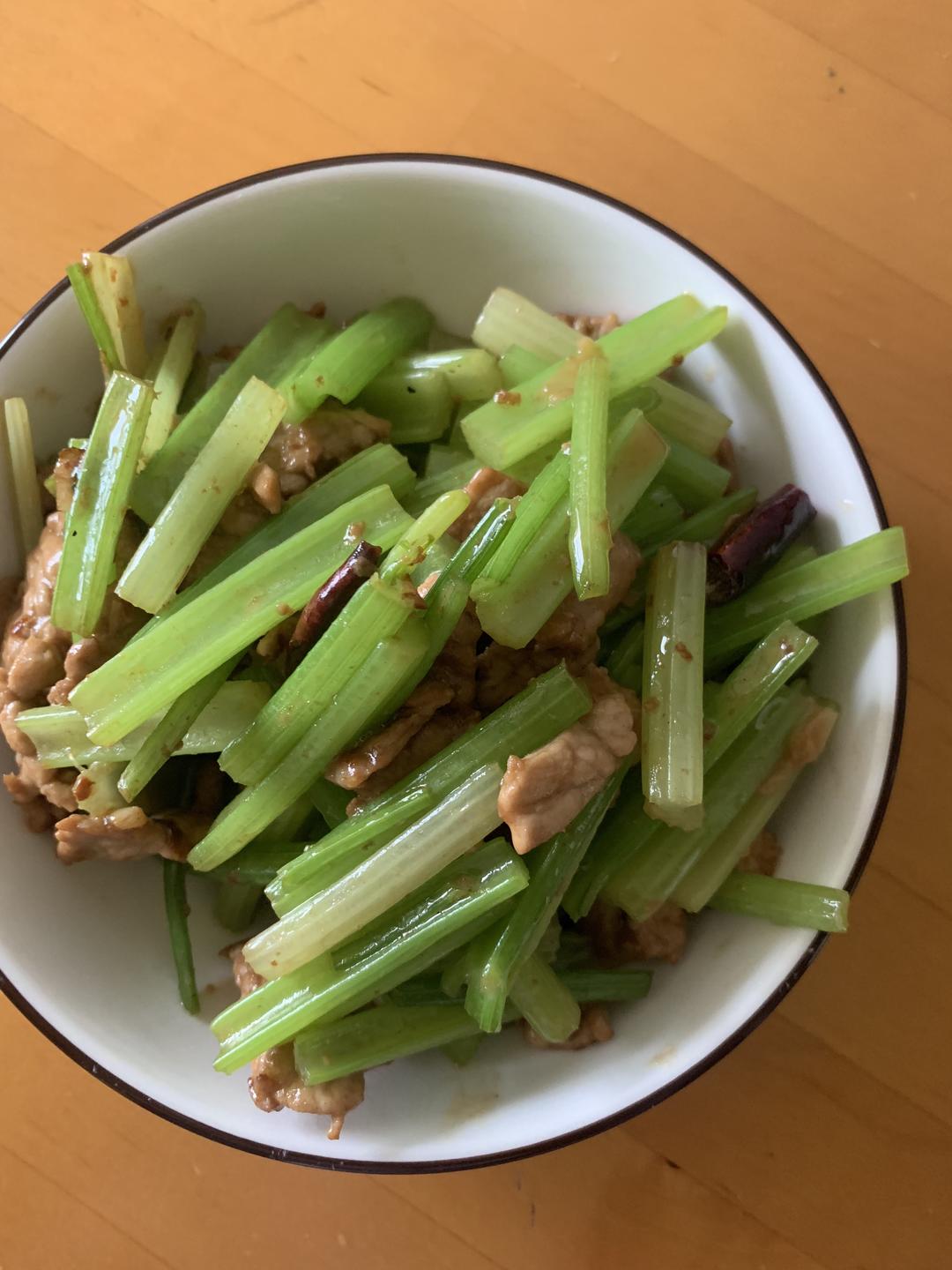 芹菜炒肉丝