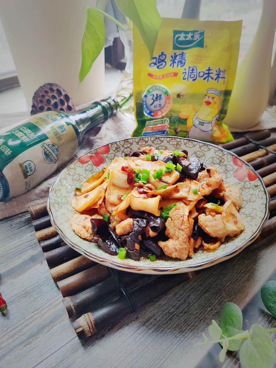 高笋炒木耳肉片的做法