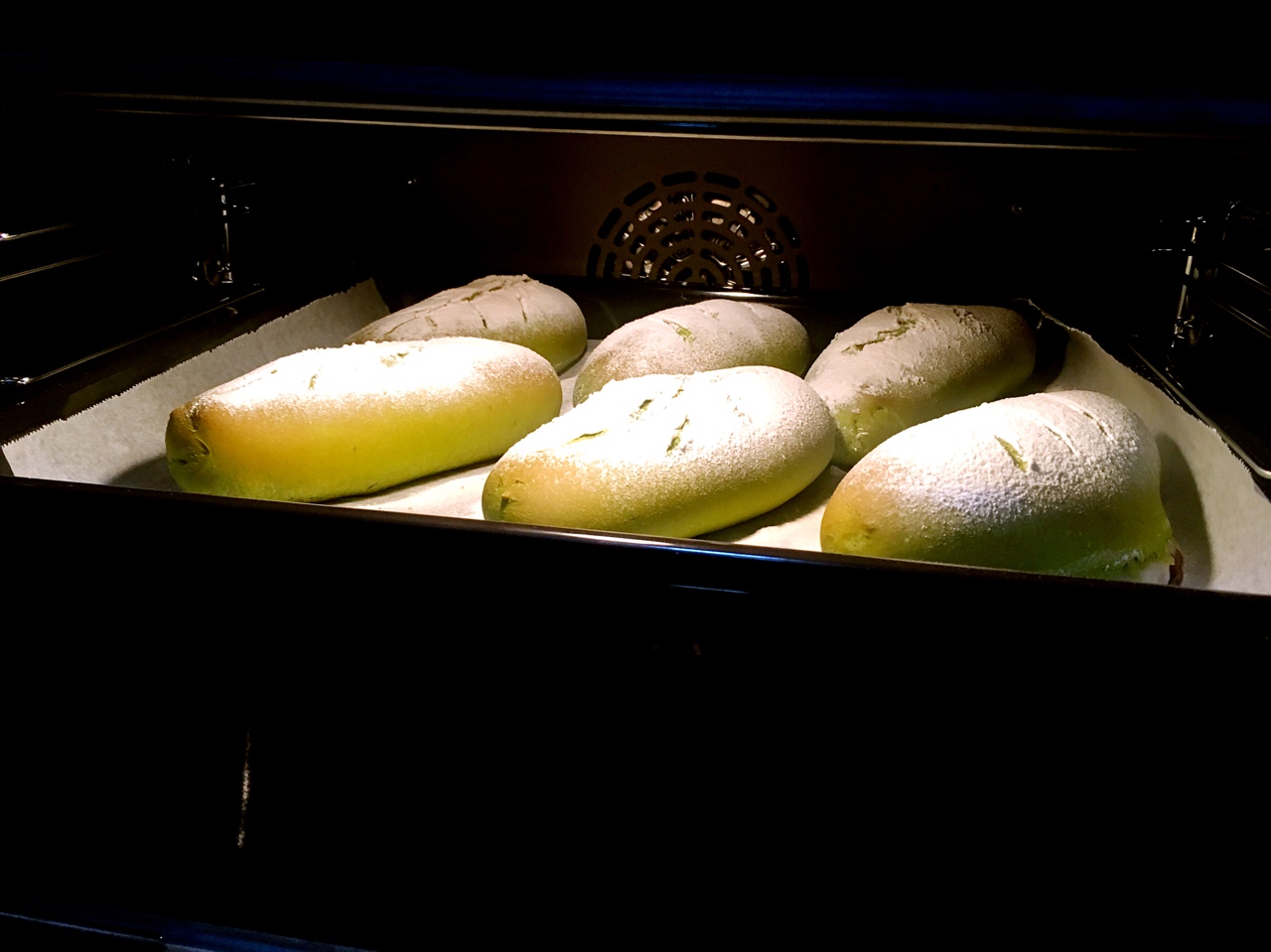 抹茶红豆麻糬软欧面包