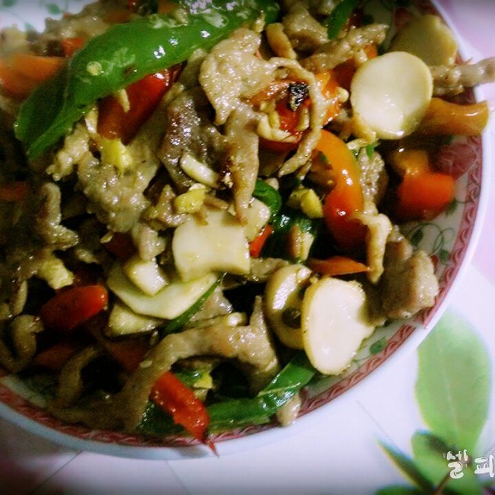 青椒杏鲍菇炒肉丝