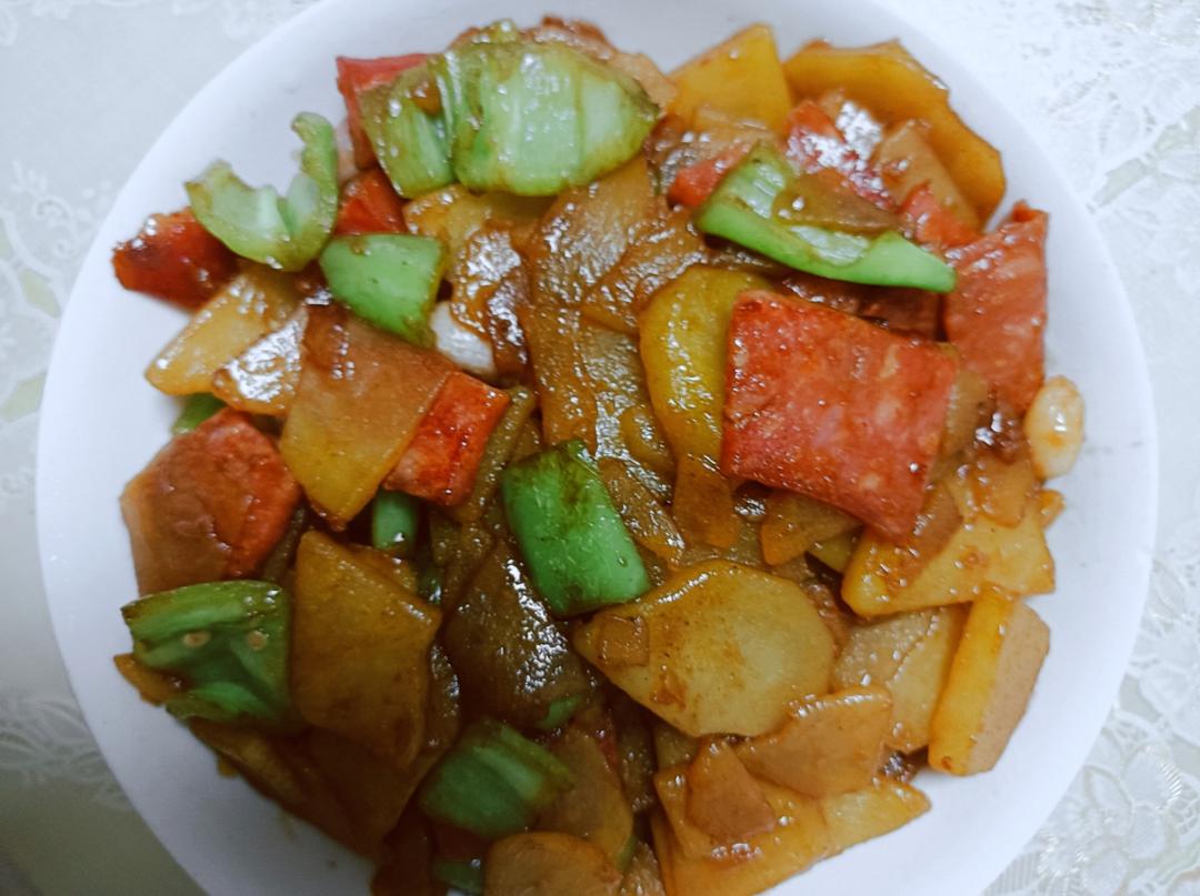 土豆片炒火腿肠