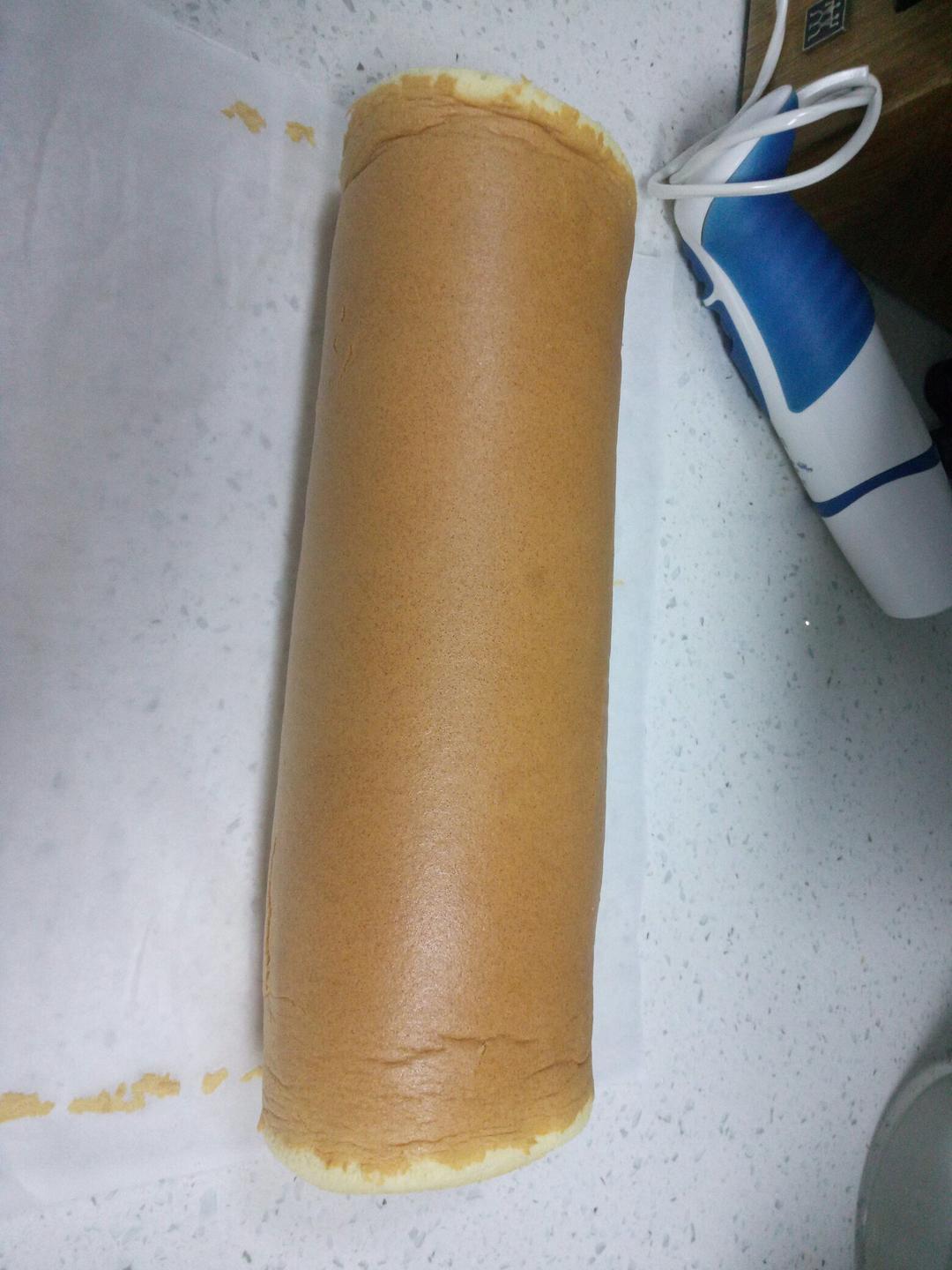 《Tinrry下午茶》教你做基础原味蛋糕卷
