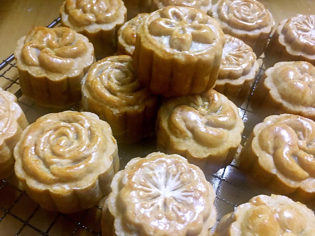 广式月饼——蛋黄莲蓉月饼