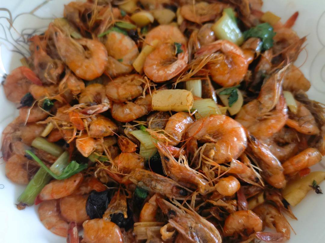 爆炒小河虾