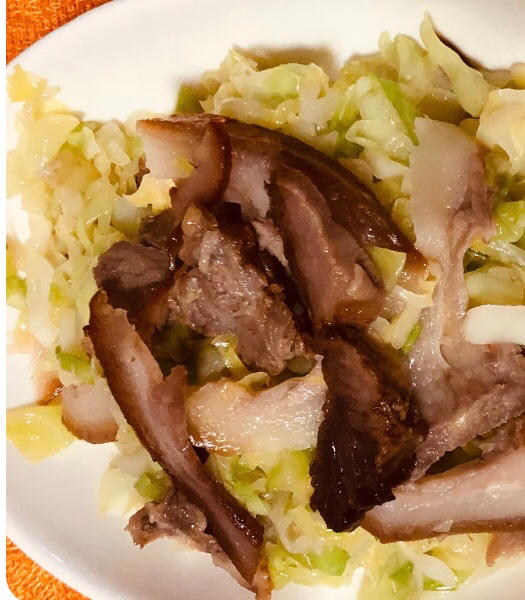 家常小炒｜爽脆包菜炒卤味