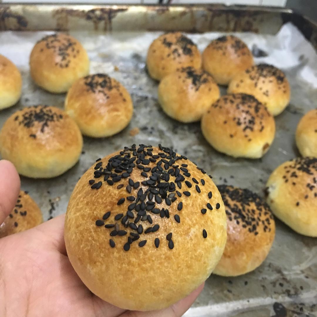 鲜奶红豆包