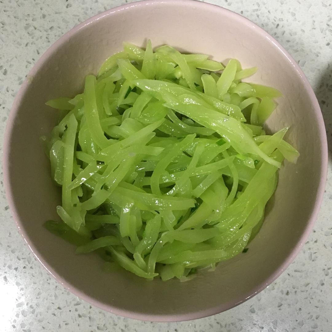 凉拌莴笋