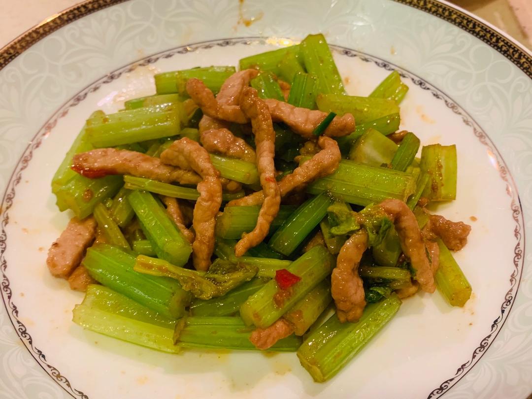 芹菜炒肉