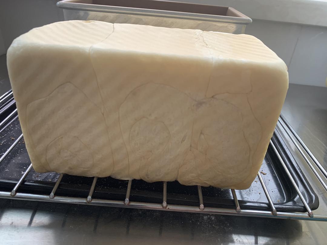 美丽老师的：水合法特级炼乳棉白吐司