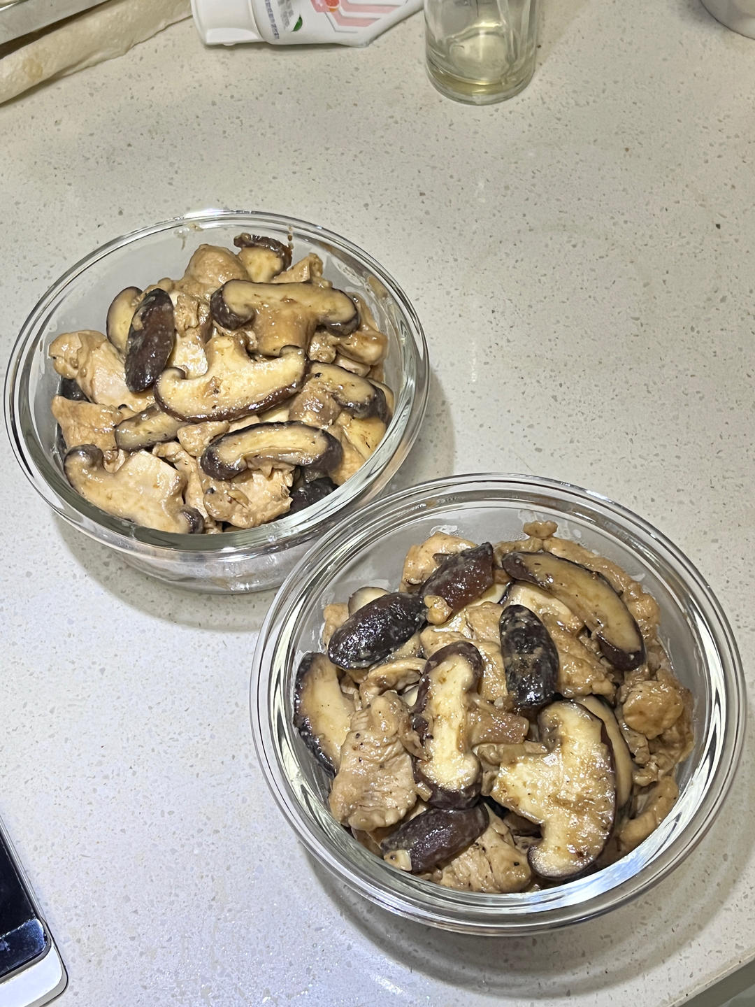 低卡好吃不胖的鸡胸肉炒香菇❗️