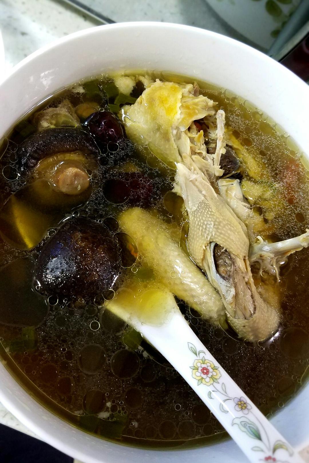 黄芪当归乳鸽汤