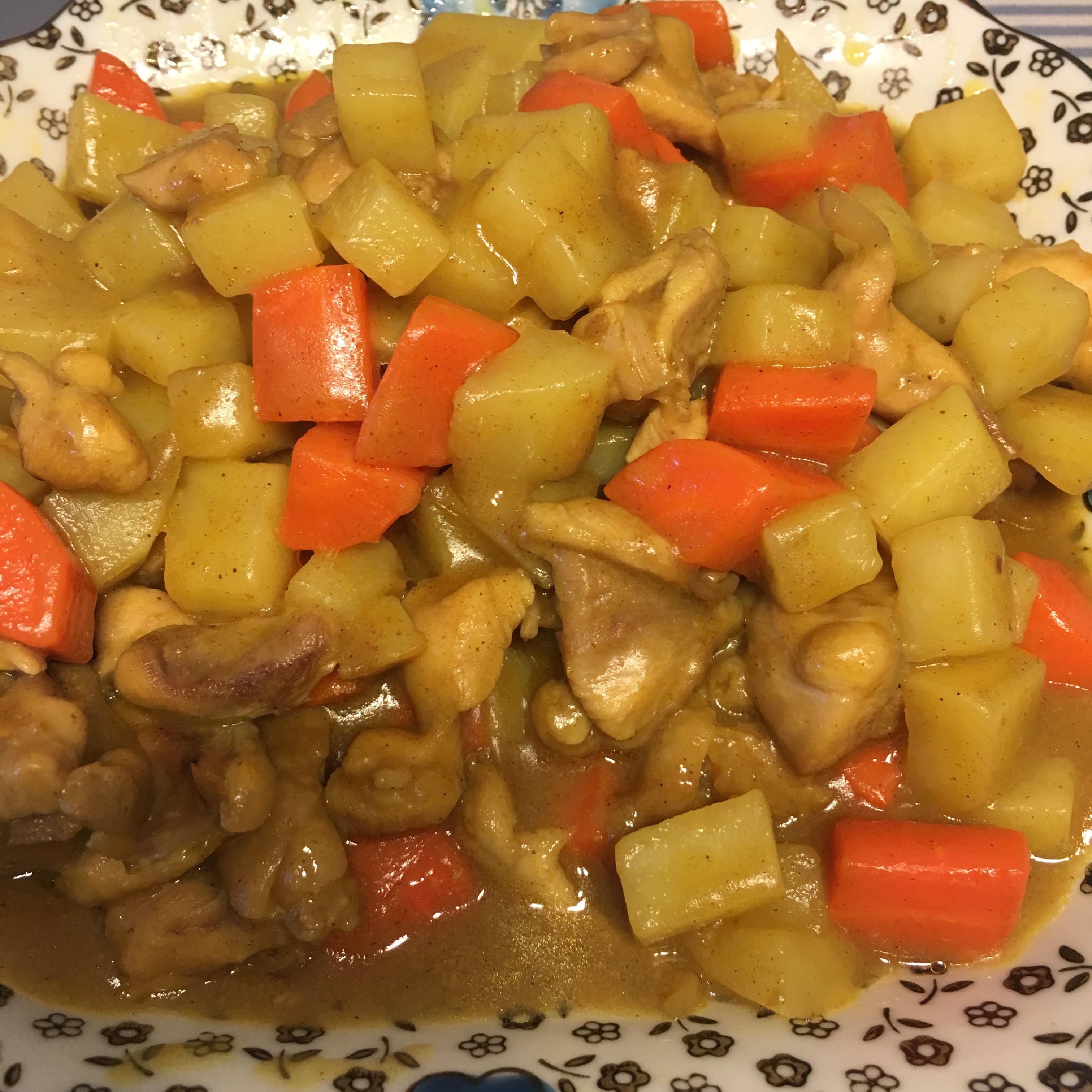 咖喱鸡腿配胡萝卜土豆的做法