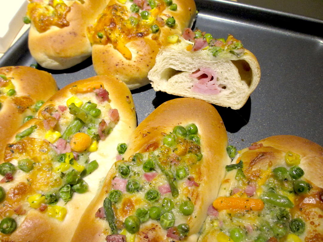 乔妹77做的玉米火腿沙拉面包