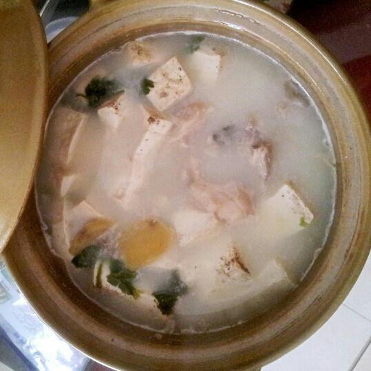 豆腐魚頭湯的做法