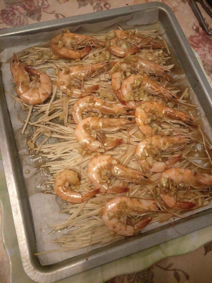 蒜蓉金针菇烤花蛤虾