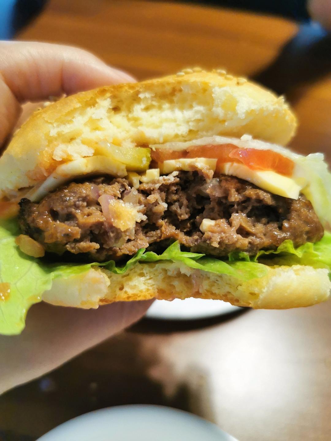 常备餐之好吃多汁的汉堡牛肉饼