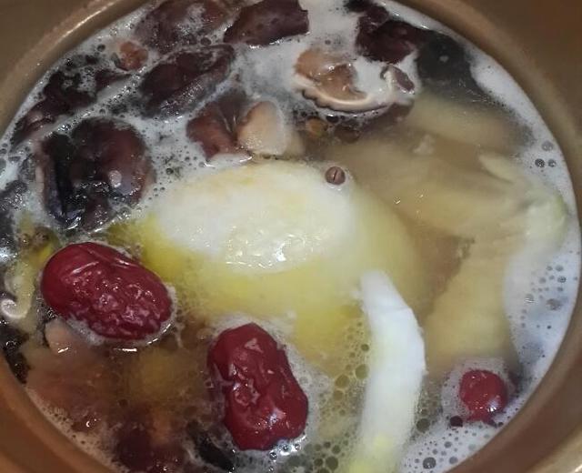 椰子菌菇土鸡汤的做法