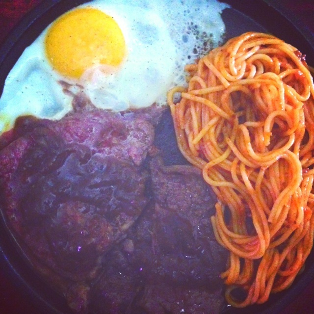 黑椒牛排（配土豆/鸡蛋，意面/蔬菜）