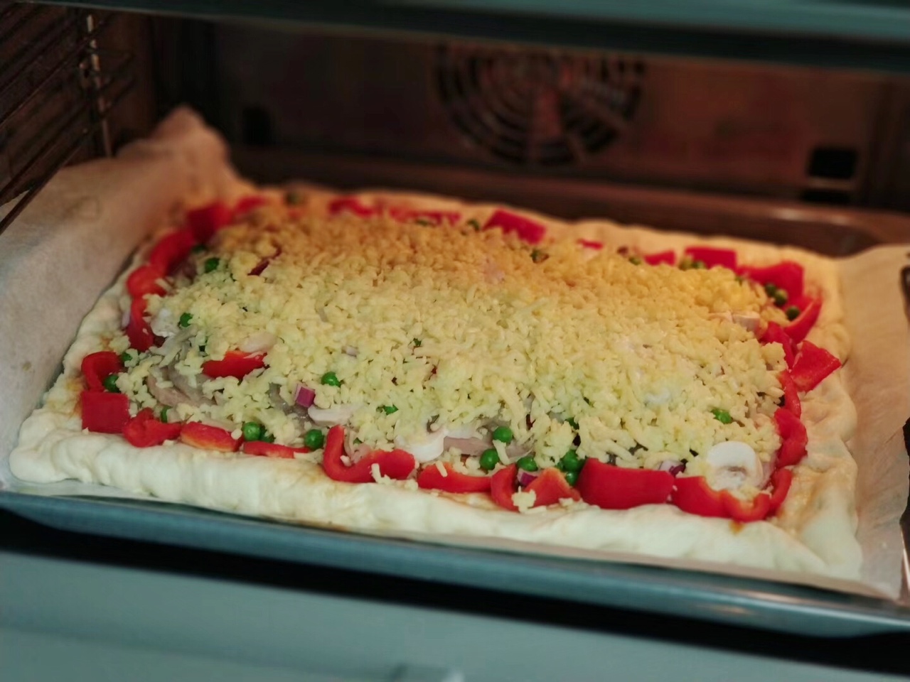 意式蘑菇鸡肉披萨