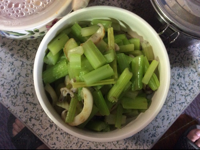 速炒芹菜鱿鱼（墨鱼）