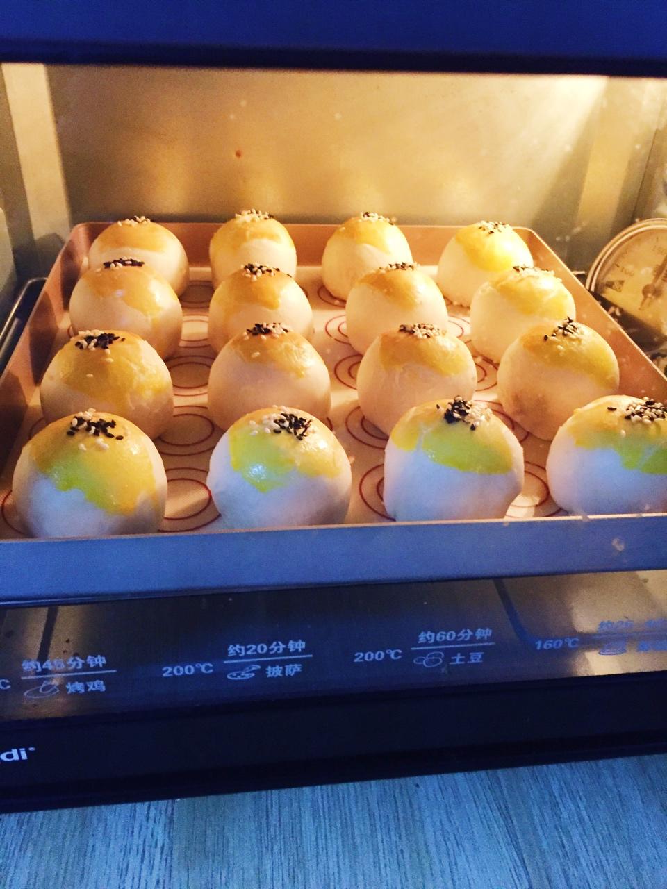 囿于昼夜厨房与爱呀做的中式点心蛋黄酥