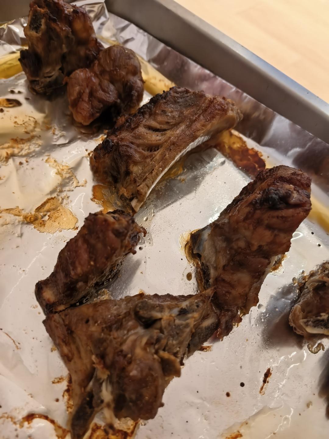 不用腌制的最简单的烤排骨（肋排）